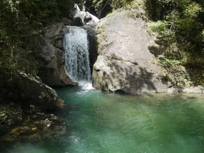 逃离地下古寺庙